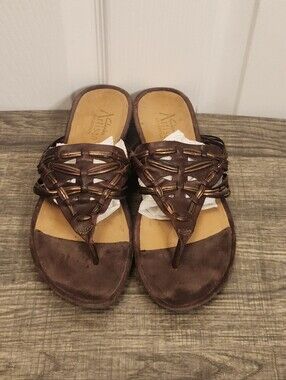 Clarks Artisan Collection Women's Brown Woven Leather Thong Sandals Size 7 1/2